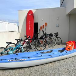 6 vélos 1 kayak, 1 stand-up-paddle